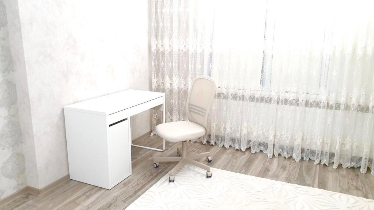 Center Apartment On Albisoara Street Chisinau Exterior photo