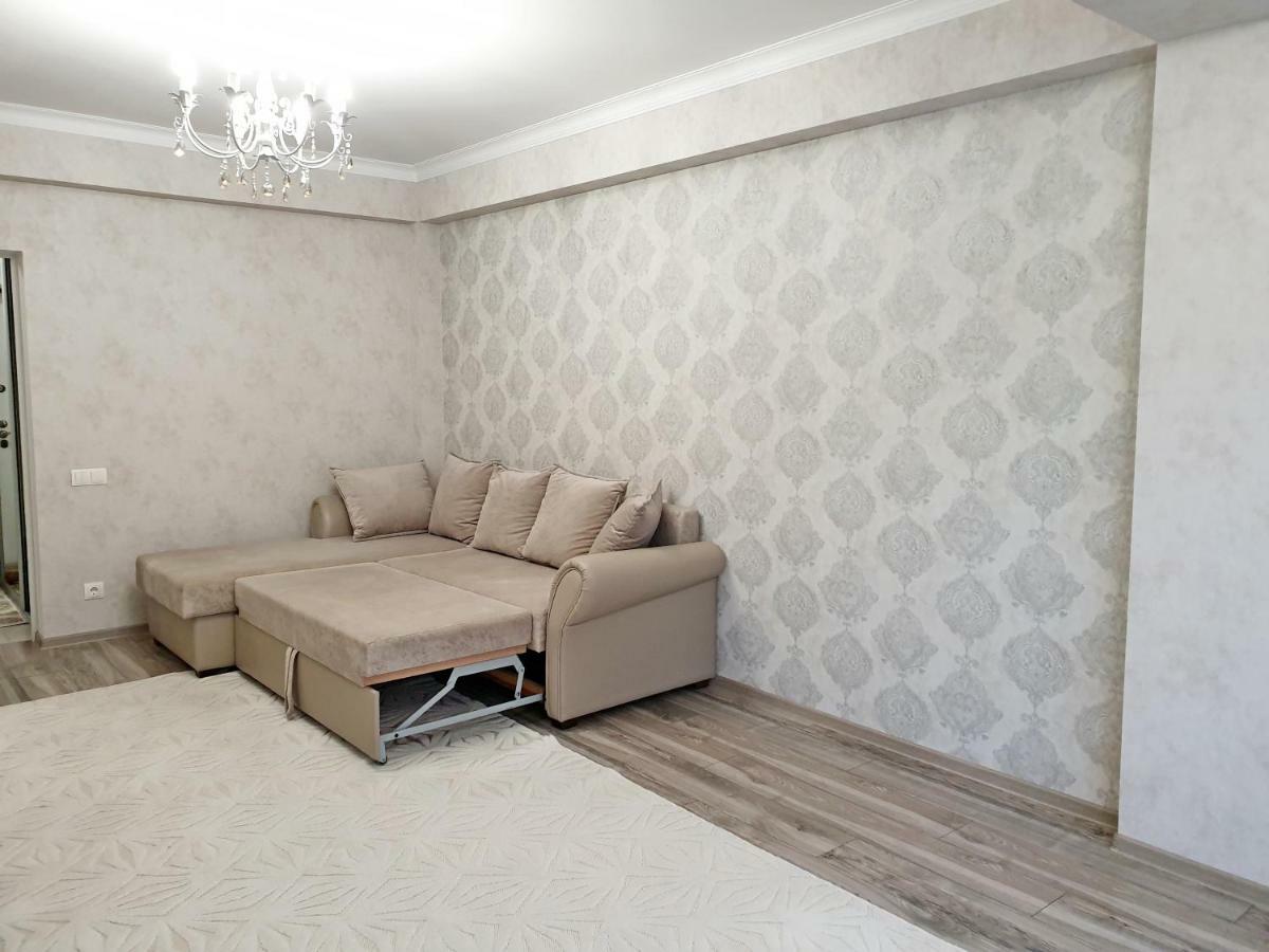 Center Apartment On Albisoara Street Chisinau Exterior photo