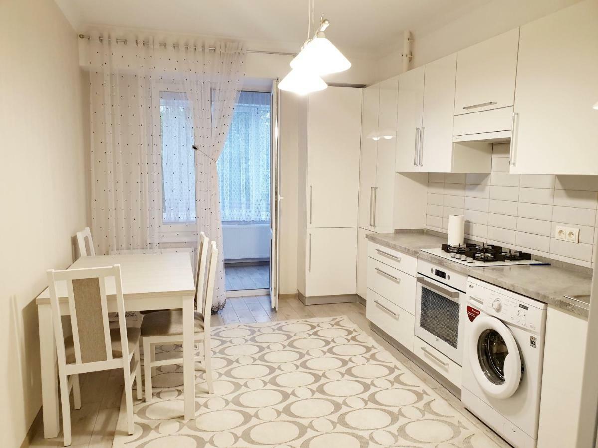 Center Apartment On Albisoara Street Chisinau Exterior photo