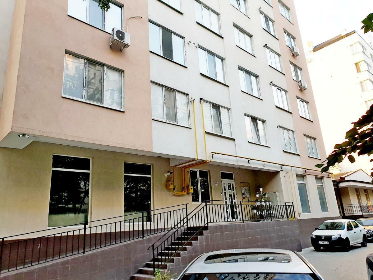 Center Apartment On Albisoara Street Chisinau Exterior photo