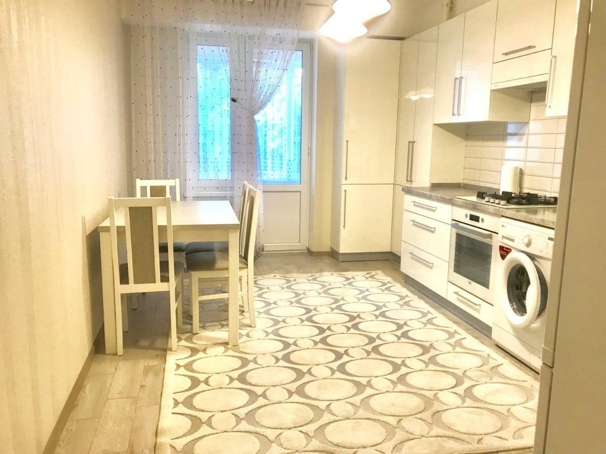 Center Apartment On Albisoara Street Chisinau Exterior photo
